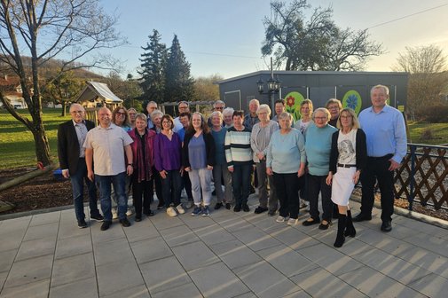 Die alte und die neue Vorstandschaft mit den Jubilaren 2026 Die alte und die neue Vorstandschaft mit den Jubilaren 2026